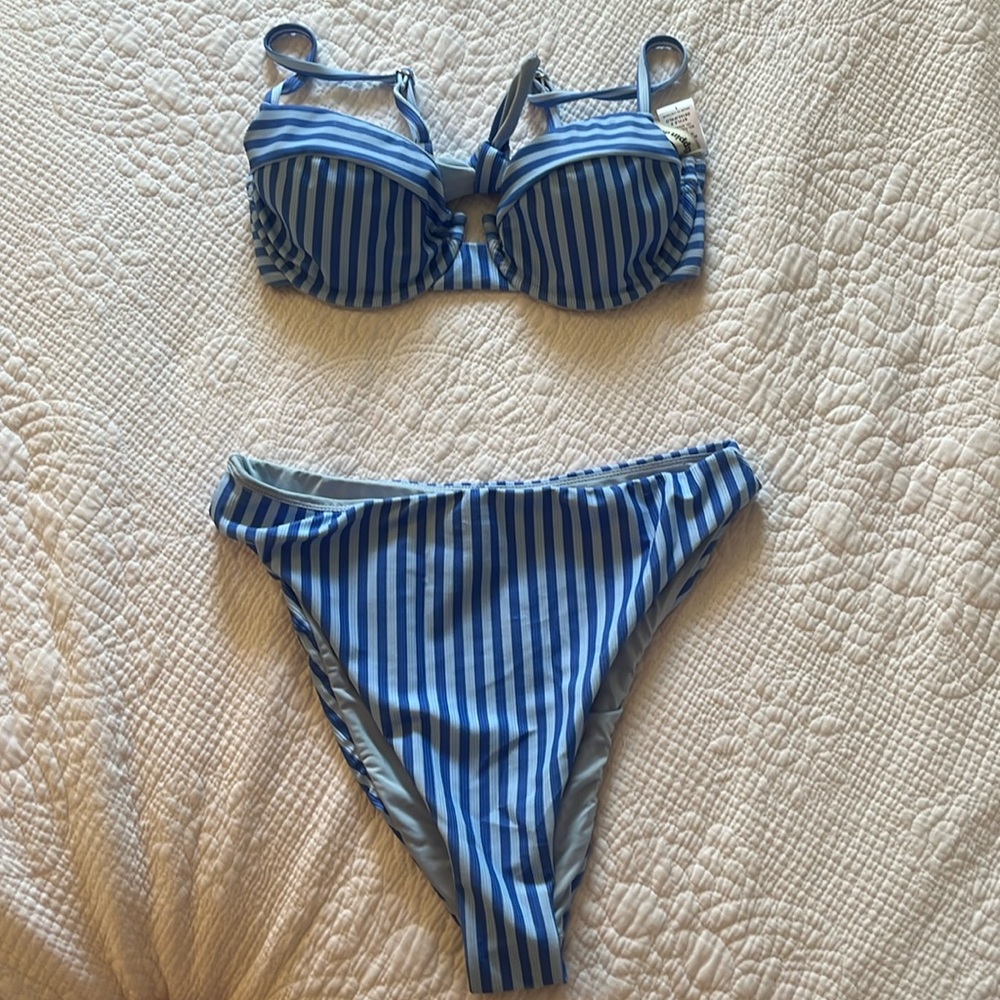 Dippin Daisys Bikini Set NWT